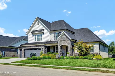 1917 English Ivy Ln, Knoxville, TN 37932