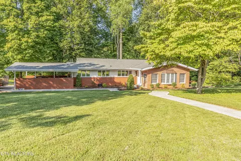 108 Dana Dr, Oak Ridge, TN 37830