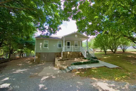 209 N Cloverhill Ridge Rd, Maryville, TN 37801