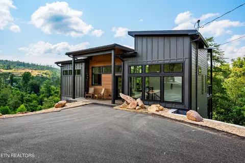 1644 Rebel Hill Dr, Sevierville, TN 37876