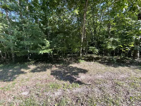 532 St George Dr, Crossville, TN 38558