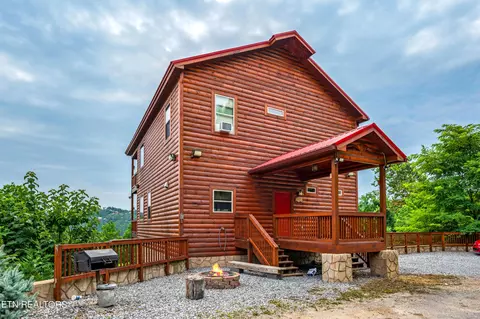 1980 Backhome Ln, Sevierville, TN 37876
