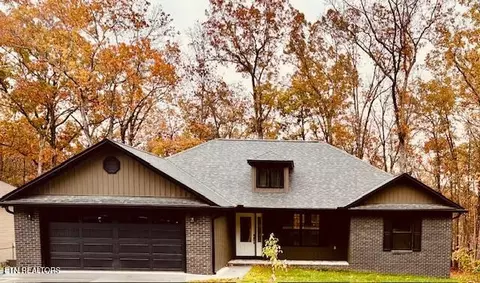 678 Saint George Dr, Crossville, TN 38558
