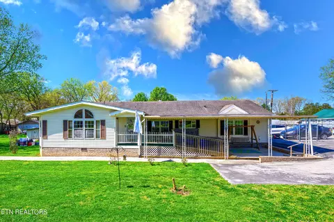 249 Davis Rd, Strawberry Plains, TN 37871