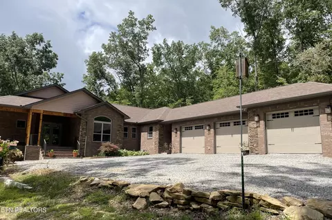 644 Falls Rd, Monterey, TN 38574