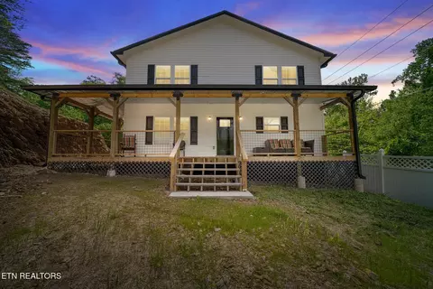 3211 Leonard Huskey Ln, Pigeon Forge, TN 37863