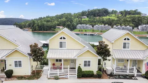 137 W Deer Village Ln, La Follette, TN 37766