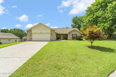 105 Maple Oak Dr, Maryville, TN 37801