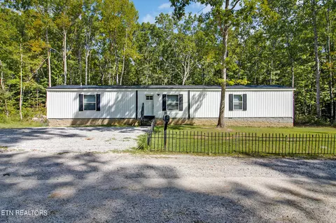 68 Buck Ct, Crossville, TN 38571