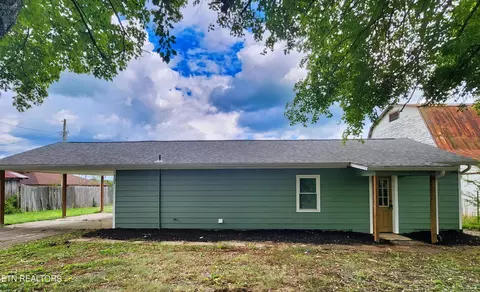 131 Johnny Baird Ln, Jacksboro, TN 37757