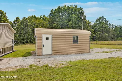 464 Lewis Loop, Sparta, TN 38583 photo 3