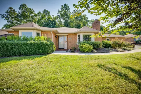 6920 Bridle Ct, Knoxville, TN 37921
