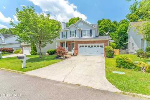 8121 Faircrest Ln, Knoxville, TN 37919