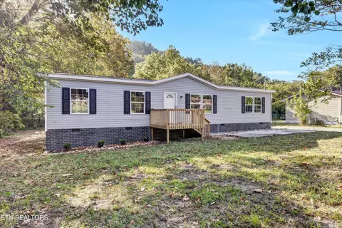 1816 Lake City Hwy, Clinton, TN 37716