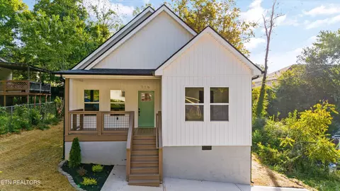 716 NW Washburn Rd, Knoxville, TN 37919