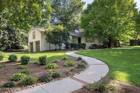 6806 Nubbin Ridge Dr, Knoxville, TN 37919