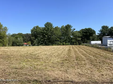E Broad St, Smithville, TN 37166