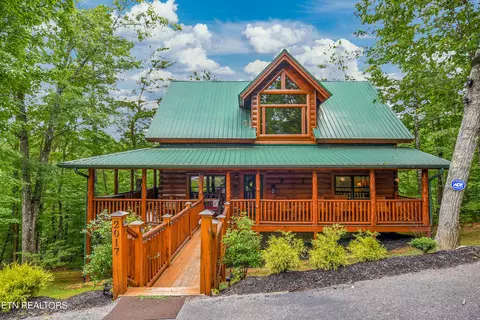 2017 Smoky Cove Rd, Sevierville, TN 37876