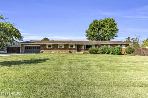 213 Geronimo Rd, Knoxville, TN 37934