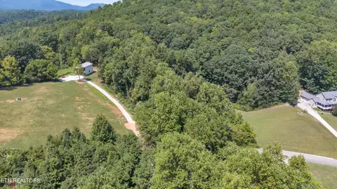 Emerald Glen Drive, Caryville, TN 37714