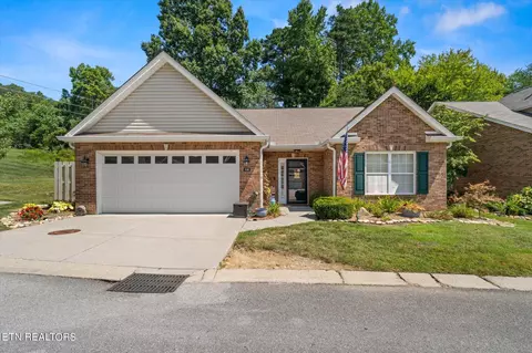 7120 La Christa Way, Knoxville, TN 37921