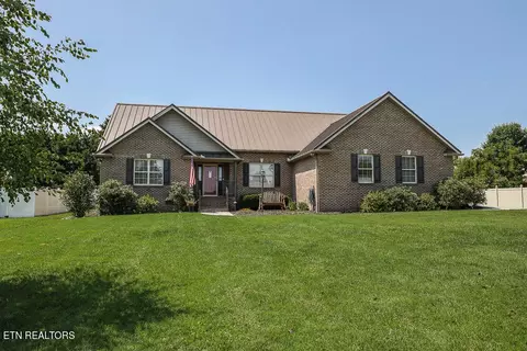 529 Sweet Briar Dr, Maryville, TN 37804