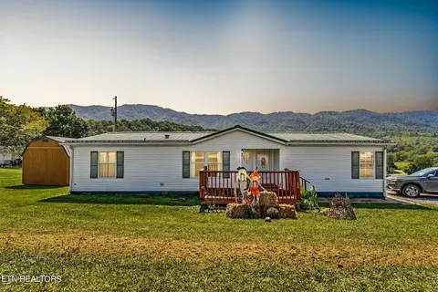 256 Oak Lane Rd, Dryden, VA 24243