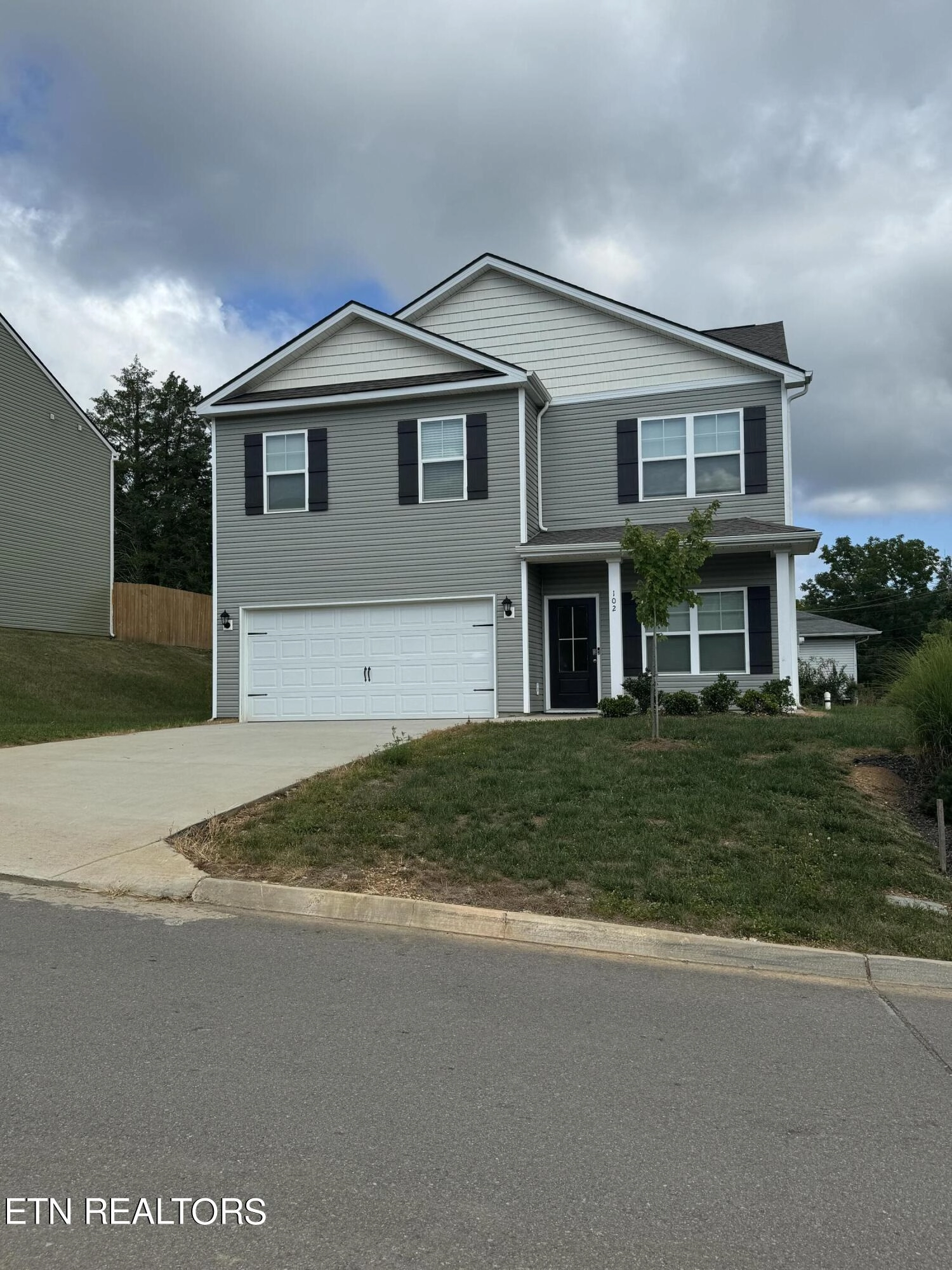 102 Paisley Reece Ln