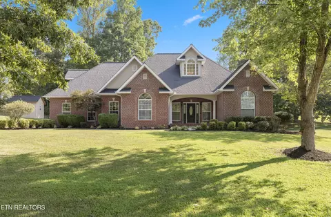 408 Alpine Dr, Clinton, TN 37716