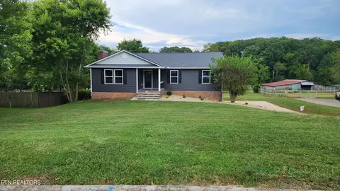 804 Stonecrest Dr, Maryville, TN 37804