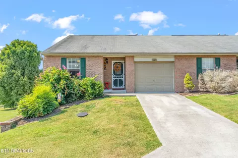 345 Hawthorne Oaks Way, Powell, TN 37849