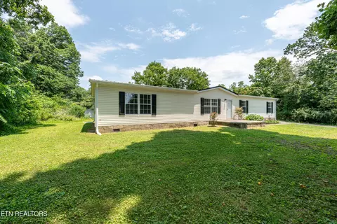 Exterior - 8154 Harmon Rd, Powell, TN 37849 photo 3 of 4