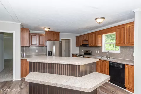 Kitchen - 8154 Harmon Rd, Powell, TN 37849 photo 1 of 3