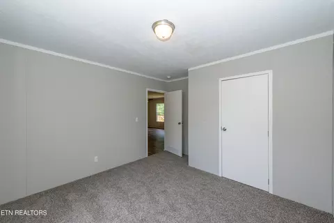 Bedroom - 8154 Harmon Rd, Powell, TN 37849 photo 2 of 3