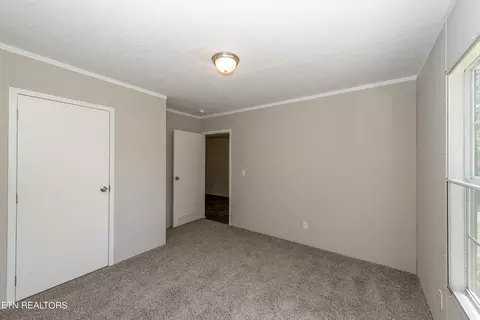 Bedroom - 8154 Harmon Rd, Powell, TN 37849 photo 3 of 3