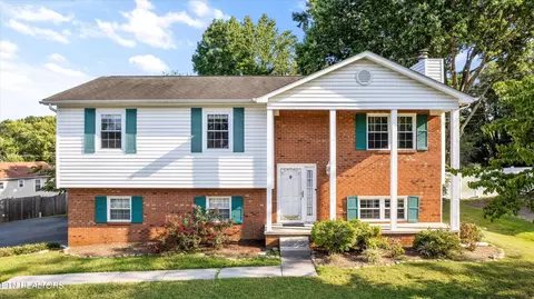 2429 Bishops Bridge Rd, Knoxville, TN 37922