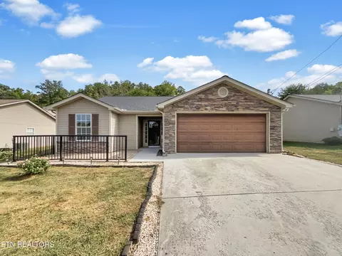 6324 Gary Moore Ln, Powell, TN 37849