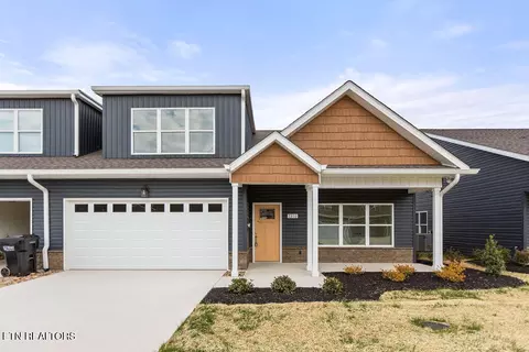 1406 Summer Meadow Dr, Powell, TN 37849