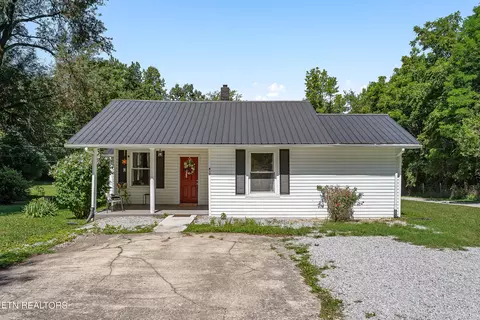 412 N 3rd Ave, Baxter, TN 38544