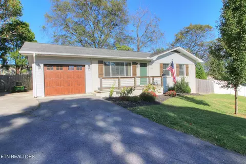 2008 Antietam Rd, Knoxville, TN 37917