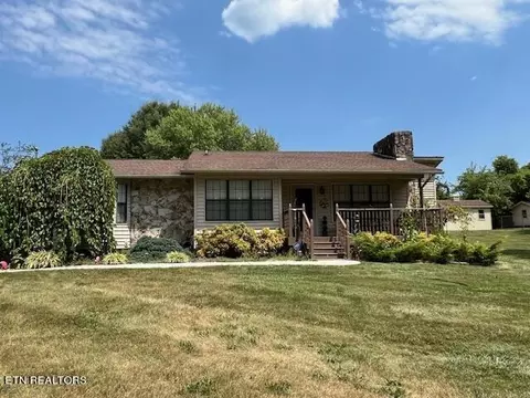 702 Dixie Lee Cir, Lenoir City, TN 37772