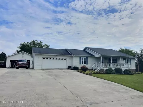 268 Gail Ln, Jacksboro, TN 37757