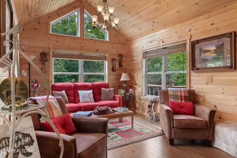 Living - 295 Bob Wright Rd, Maynardville, TN 37807 photo 2 of 5