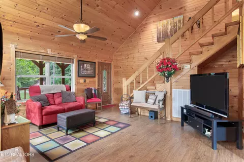 Living - 295 Bob Wright Rd, Maynardville, TN 37807 photo 4 of 5