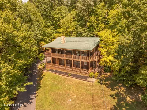 4041 Wears Cove Rd, Sevierville, TN 37862