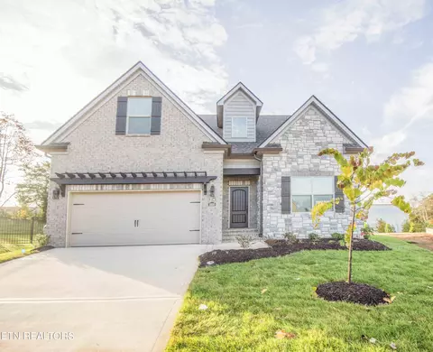 3000 Sycamore Creek Ln, Knoxville, TN 37931