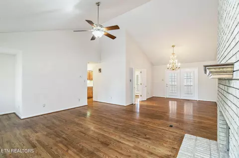 7605 Holcombridge Blvd, Powell, TN 37849 photo 12