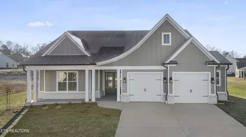 404 Poppy Pl, Lenoir City, TN 37772