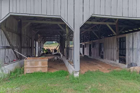 Exterior - 217 Joppa Rd, Alpine, TN 38543 photo 6 of 19