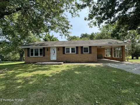 492 Hillcrest Dr, Crossville, TN 38555